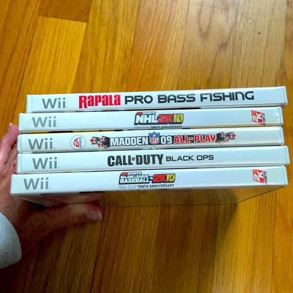 Lot of 5 Wii Games - Picture 2 of 13